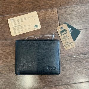 New! Roots Men’s Slimfold SideFlap Wallet